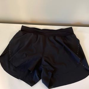lululemon NWOT Find Your Pace High Rise Lined Shorts